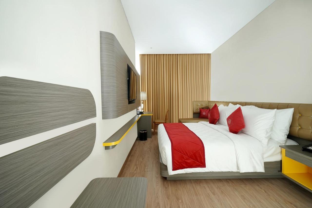 Готель Ramada By Wyndham Yogyakarta Селеман Екстер'єр фото
