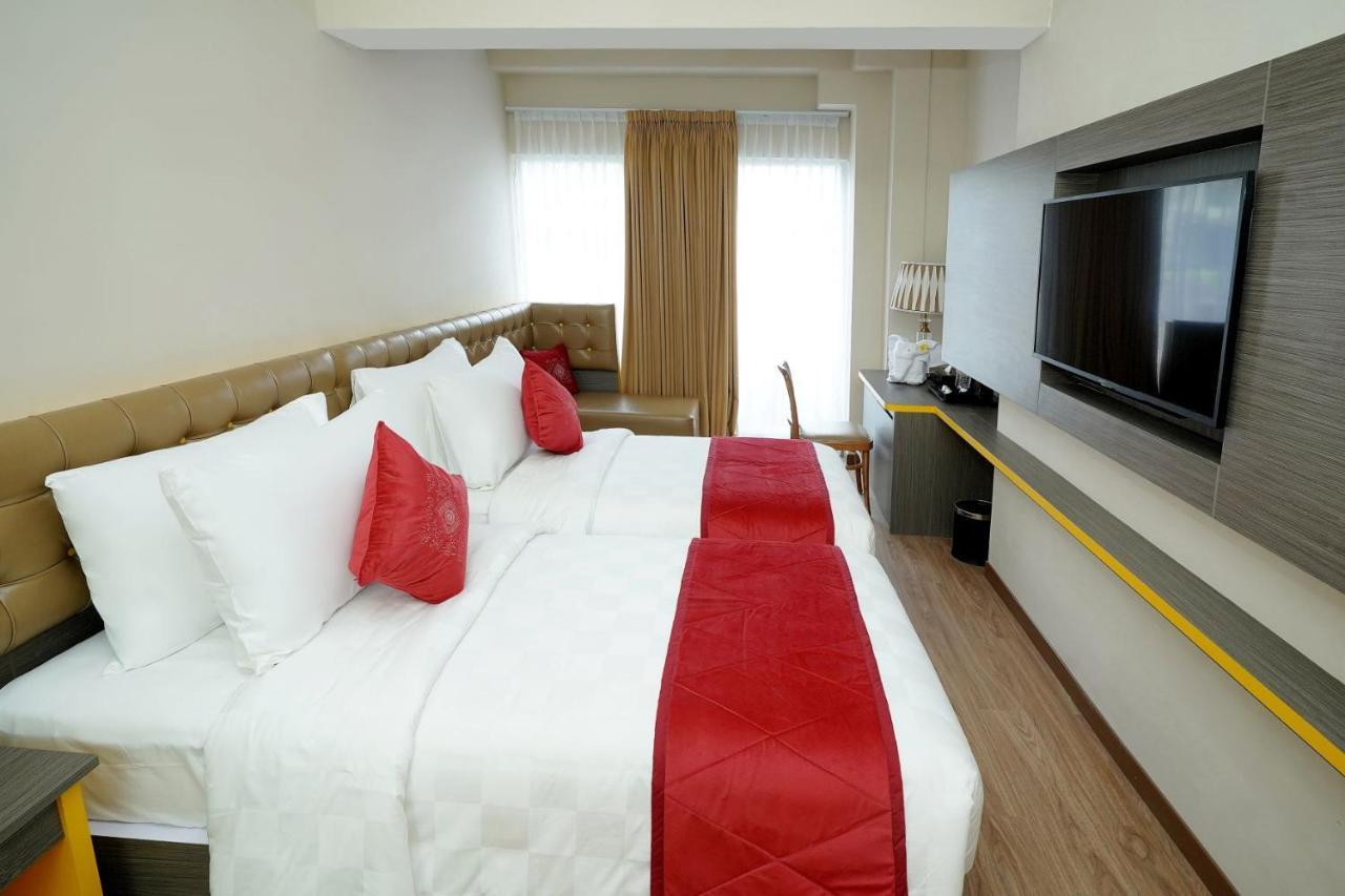 Готель Ramada By Wyndham Yogyakarta Селеман Екстер'єр фото