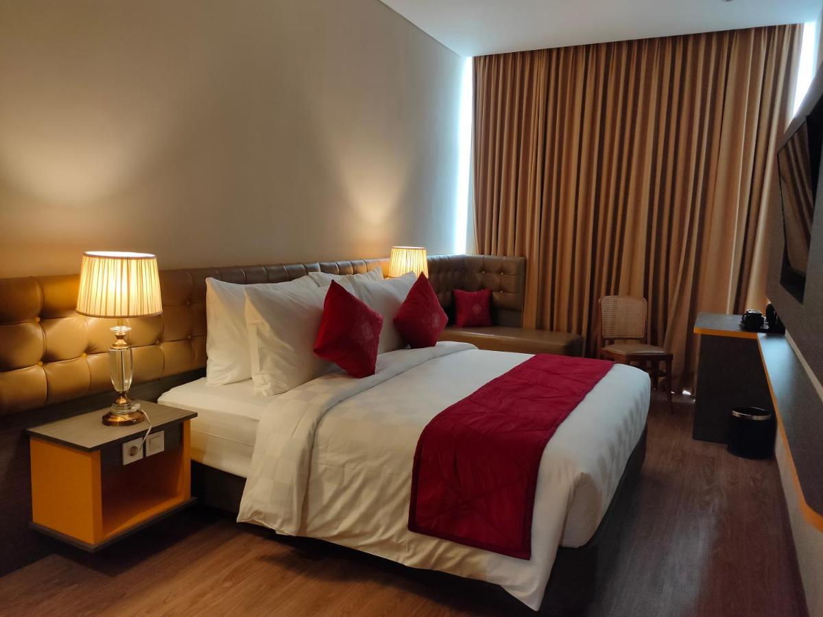 Готель Ramada By Wyndham Yogyakarta Селеман Екстер'єр фото