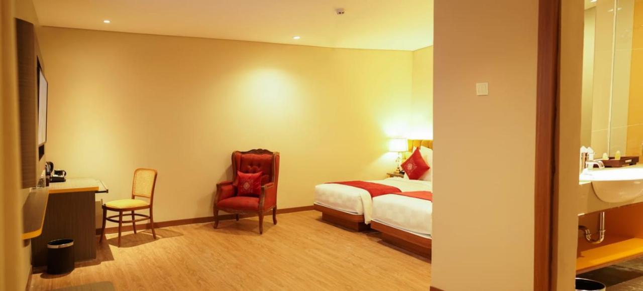 Готель Ramada By Wyndham Yogyakarta Селеман Екстер'єр фото