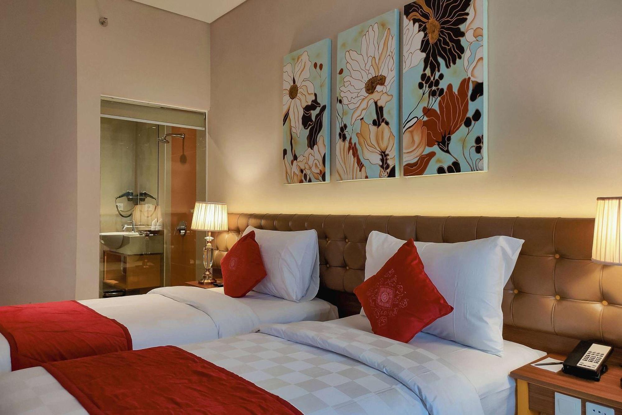 Готель Ramada By Wyndham Yogyakarta Селеман Екстер'єр фото