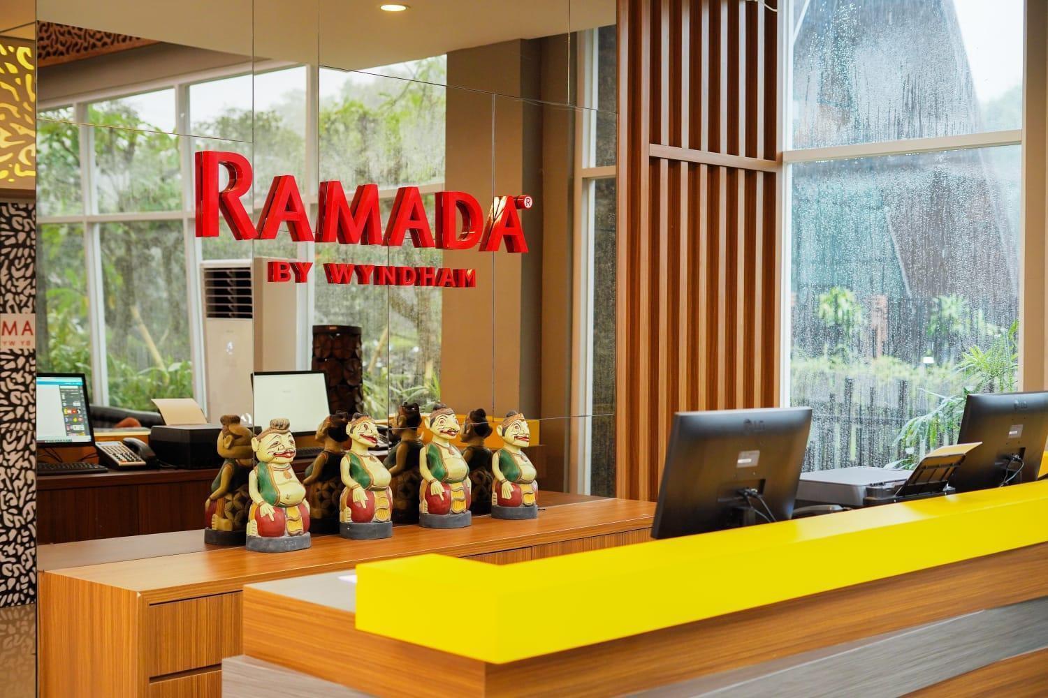 Готель Ramada By Wyndham Yogyakarta Селеман Екстер'єр фото